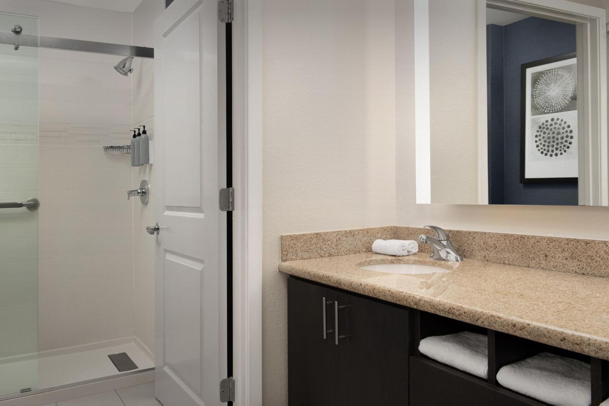 Residence Inn By Marriott Greensboro Airport Εξωτερικό φωτογραφία