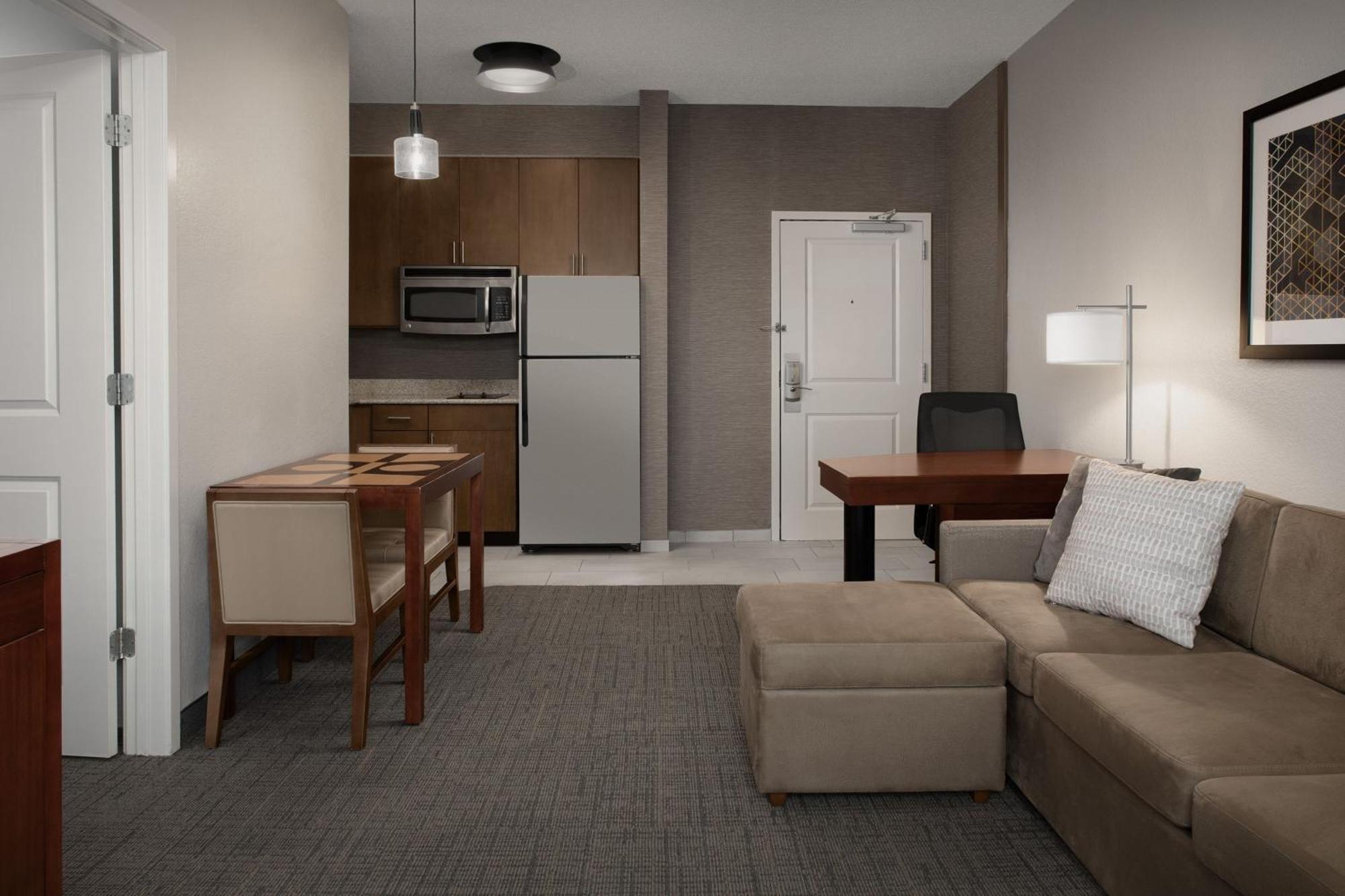 Residence Inn By Marriott Greensboro Airport Εξωτερικό φωτογραφία